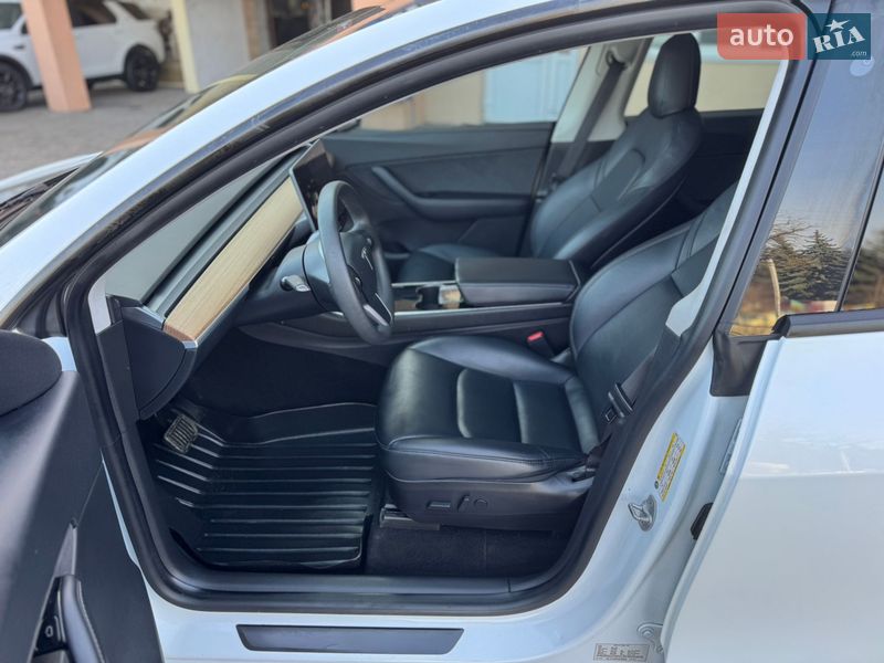 Внедорожник / Кроссовер Tesla Model Y 2020 в Луцке