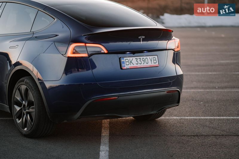 Внедорожник / Кроссовер Tesla Model Y 2024 в Ровно
