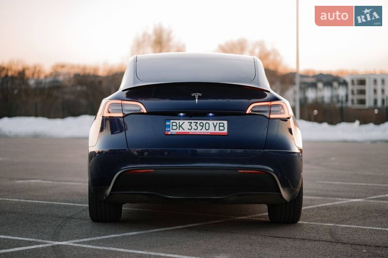 Внедорожник / Кроссовер Tesla Model Y 2024 в Ровно