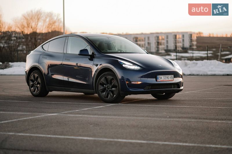 Внедорожник / Кроссовер Tesla Model Y 2024 в Ровно