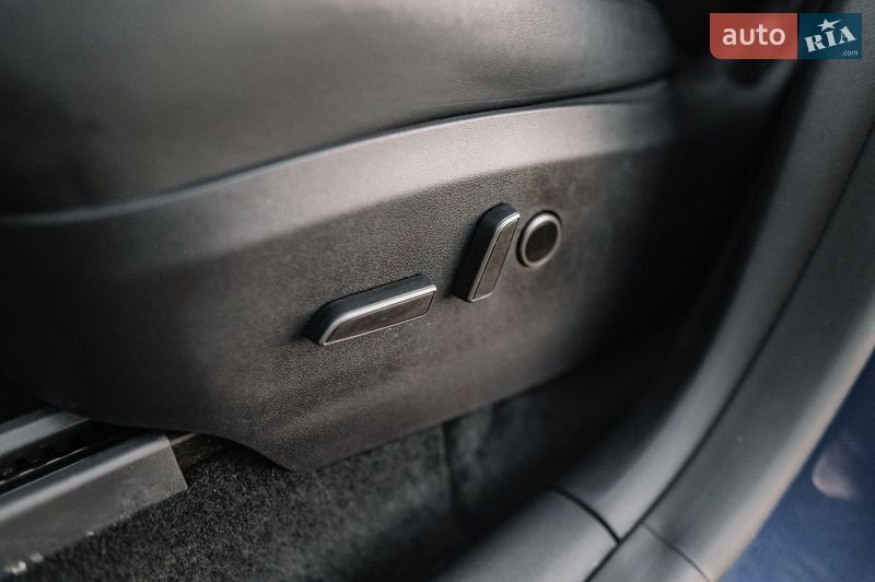 Внедорожник / Кроссовер Tesla Model Y 2024 в Ровно