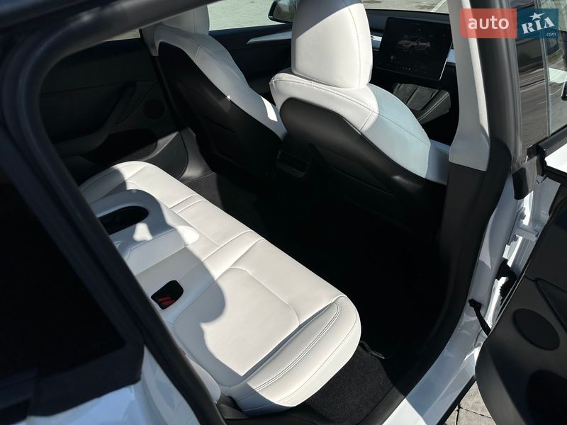 Позашляховик / Кросовер Tesla Model Y 2023 в Львові фото 29 Позашляховик / Кросовер Tesla Model Y 2023 в Львові