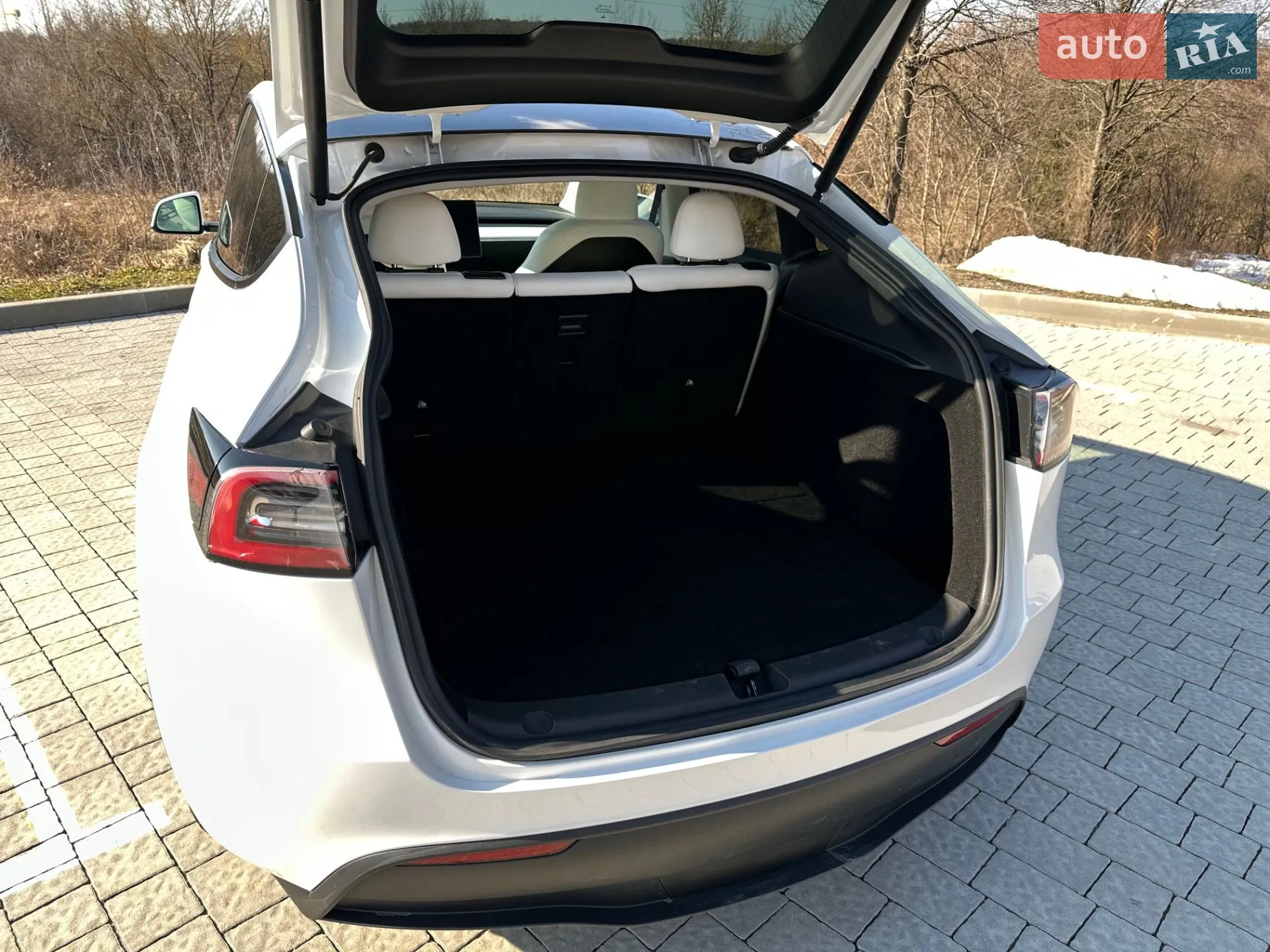 2023 Tesla Model Y - мініатюра 32