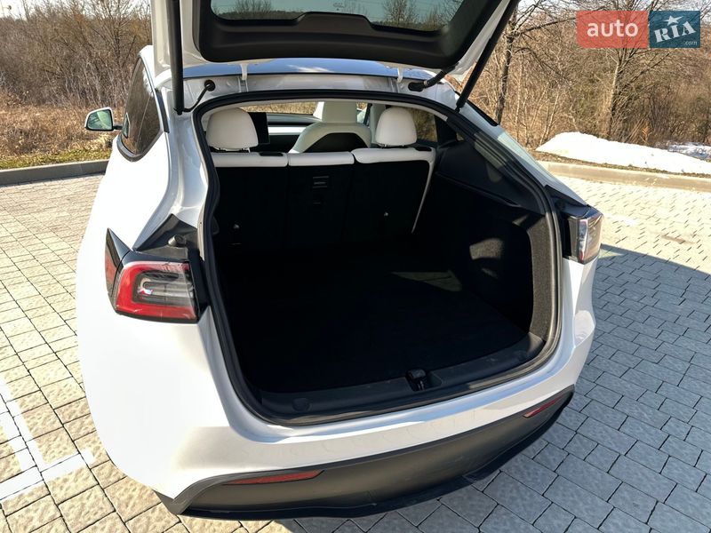 Позашляховик / Кросовер Tesla Model Y 2023 в Львові фото 32 Позашляховик / Кросовер Tesla Model Y 2023 в Львові