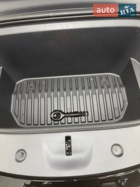 Внедорожник / Кроссовер Tesla Model Y 2025 в Киеве фото 24 Внедорожник / Кроссовер Tesla Model Y 2025 в Киеве