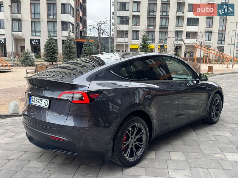 Позашляховик / Кросовер Tesla Model Y 2024 в Києві