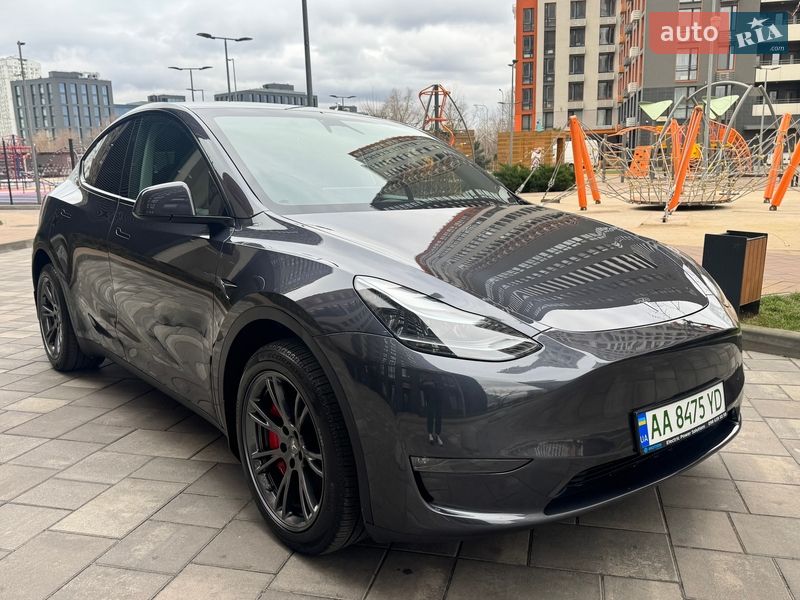 Позашляховик / Кросовер Tesla Model Y 2024 в Києві