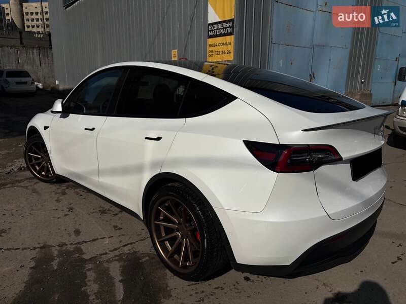 Внедорожник / Кроссовер Tesla Model Y 2022 в Киеве
