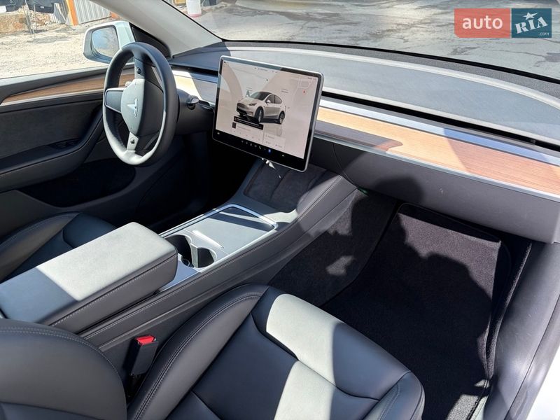 Внедорожник / Кроссовер Tesla Model Y 2022 в Киеве