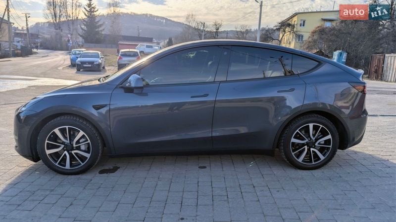 Внедорожник / Кроссовер Tesla Model Y 2023 в Львове