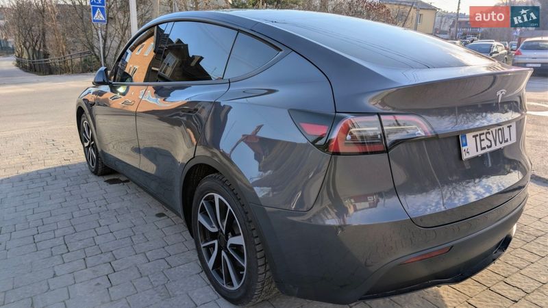 Внедорожник / Кроссовер Tesla Model Y 2023 в Львове