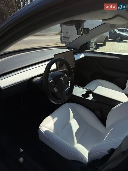 Позашляховик / Кросовер Tesla Model Y 2023 в Львові