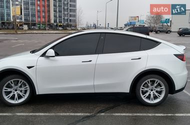 Внедорожник / Кроссовер Tesla Model Y 2023 в Киеве