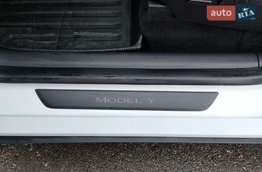 Внедорожник / Кроссовер Tesla Model Y 2023 в Киеве