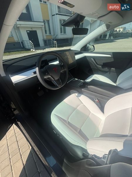 Внедорожник / Кроссовер Tesla Model Y 2023 в Черноморске