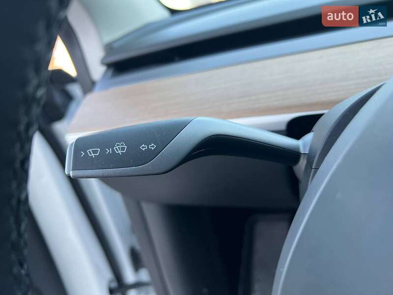 Позашляховик / Кросовер Tesla Model Y 2023 в Львові