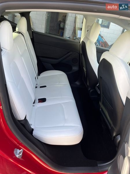 Внедорожник / Кроссовер Tesla Model Y 2023 в Львове