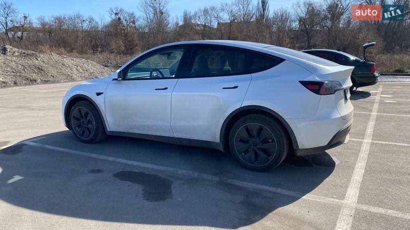 Позашляховик / Кросовер Tesla Model Y 2023 в Києві
