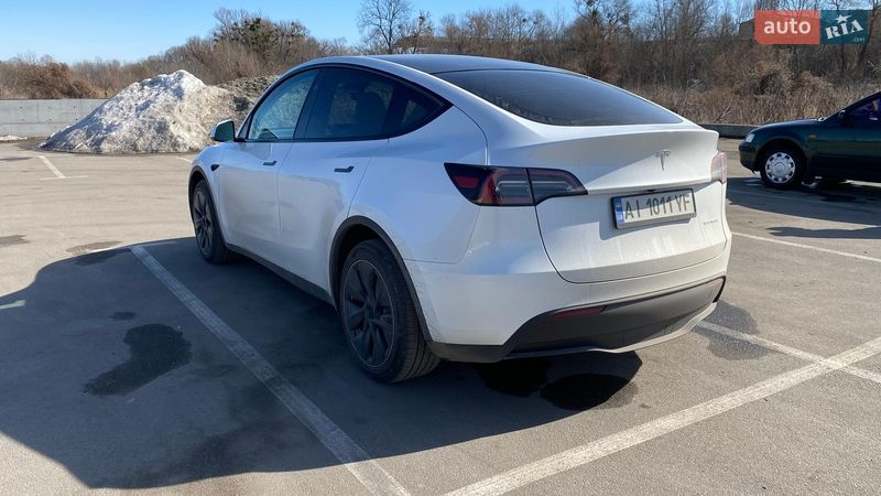 Позашляховик / Кросовер Tesla Model Y 2023 в Києві