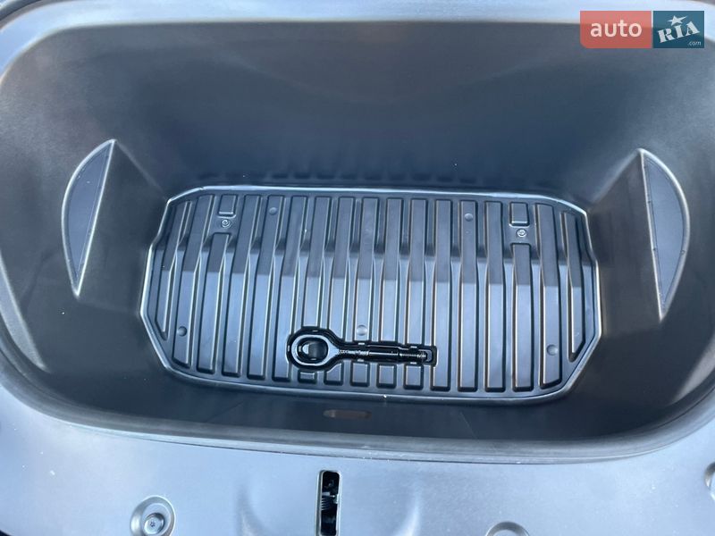 Внедорожник / Кроссовер Tesla Model Y 2021 в Львове