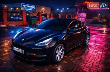 Внедорожник / Кроссовер Tesla Model Y 2022 в Новомосковске