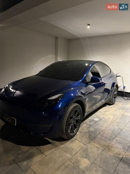 Внедорожник / Кроссовер Tesla Model Y 2024 в Ивано-Франковске