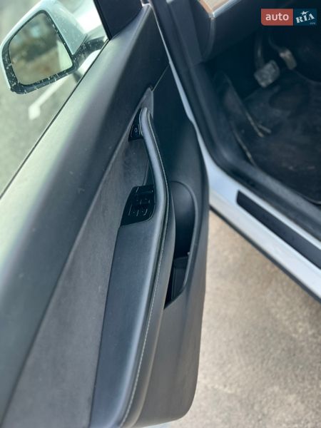 Внедорожник / Кроссовер Tesla Model Y 2020 в Умани