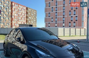 Внедорожник / Кроссовер Tesla Model Y 2023 в Киеве