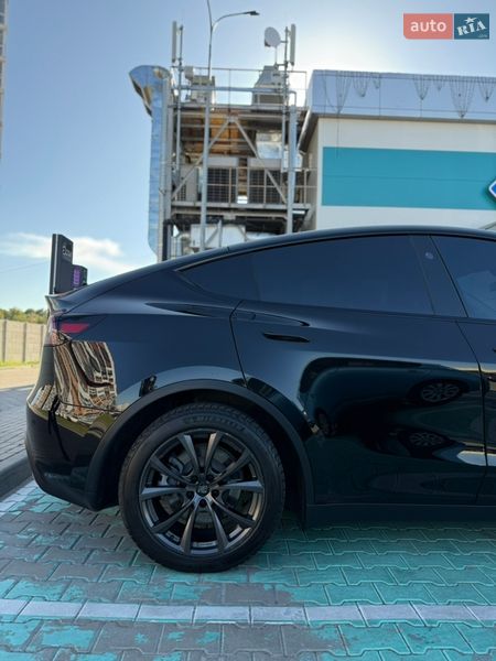 Внедорожник / Кроссовер Tesla Model Y 2023 в Киеве