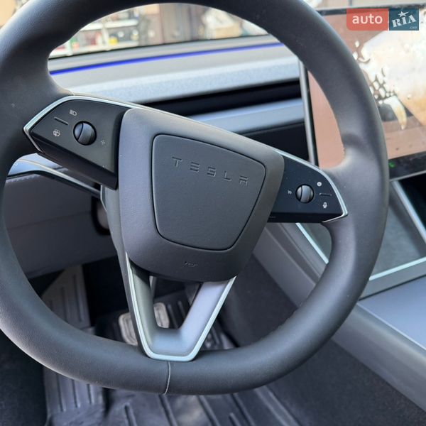 Внедорожник / Кроссовер Tesla Model Y 2025 в Львове