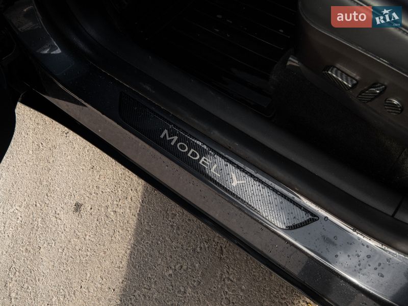 Внедорожник / Кроссовер Tesla Model Y 2022 в Львове