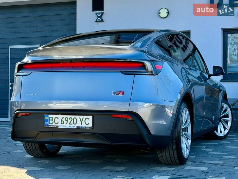 Внедорожник / Кроссовер Tesla Model Y 2025 в Дрогобыче