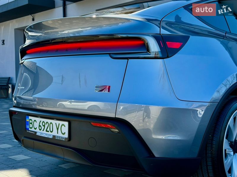 Внедорожник / Кроссовер Tesla Model Y 2025 в Дрогобыче