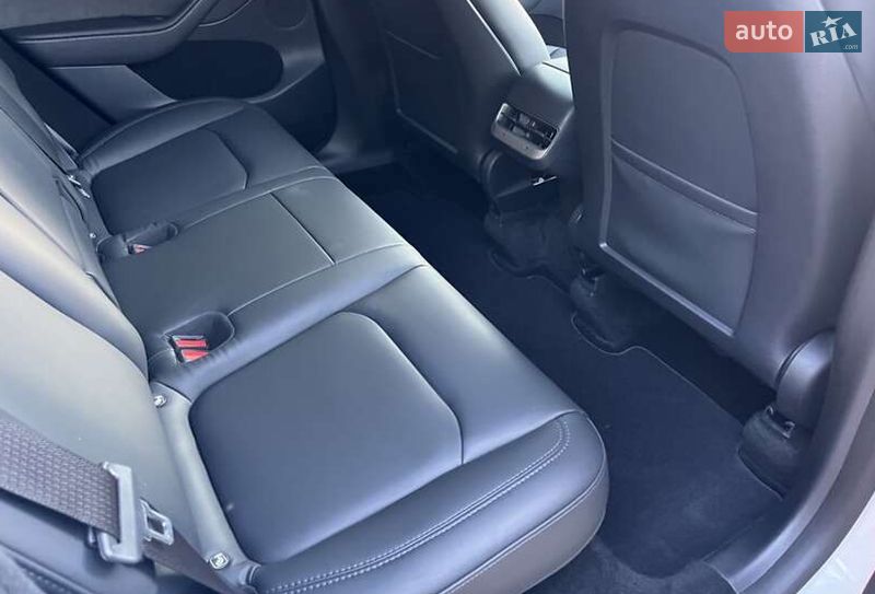 Позашляховик / Кросовер Tesla Model Y 2023 в Івано-Франківську фото 7 Позашляховик / Кросовер Tesla Model Y 2023 в Івано-Франківську