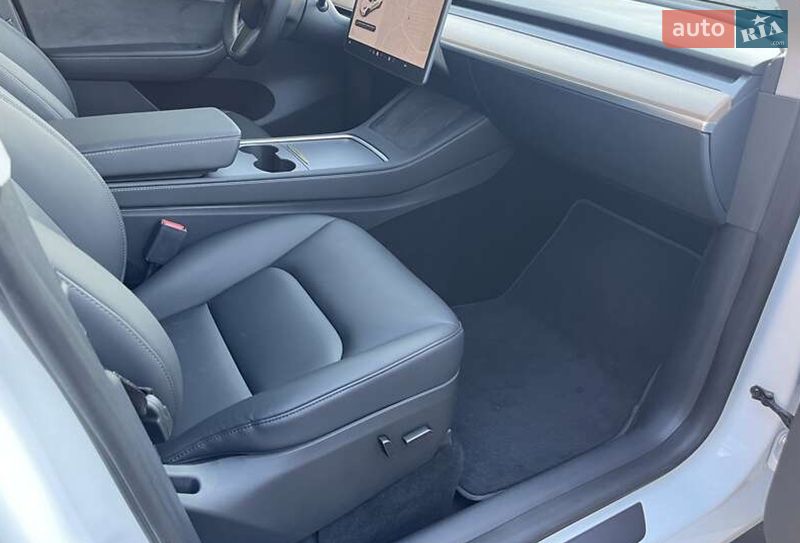Позашляховик / Кросовер Tesla Model Y 2023 в Івано-Франківську фото 10 Позашляховик / Кросовер Tesla Model Y 2023 в Івано-Франківську