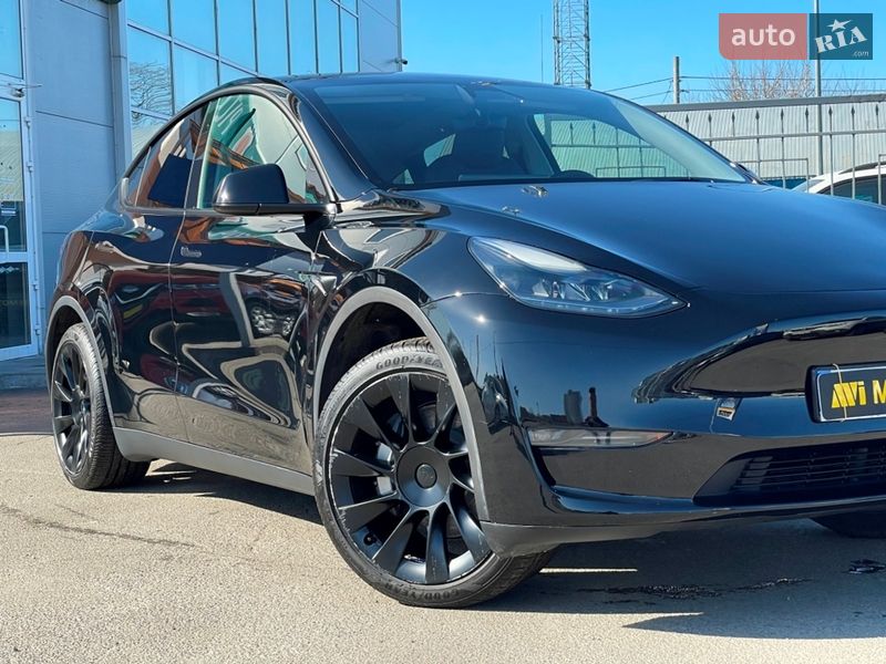Внедорожник / Кроссовер Tesla Model Y 2024 в Киеве