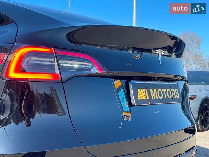 Внедорожник / Кроссовер Tesla Model Y 2024 в Киеве