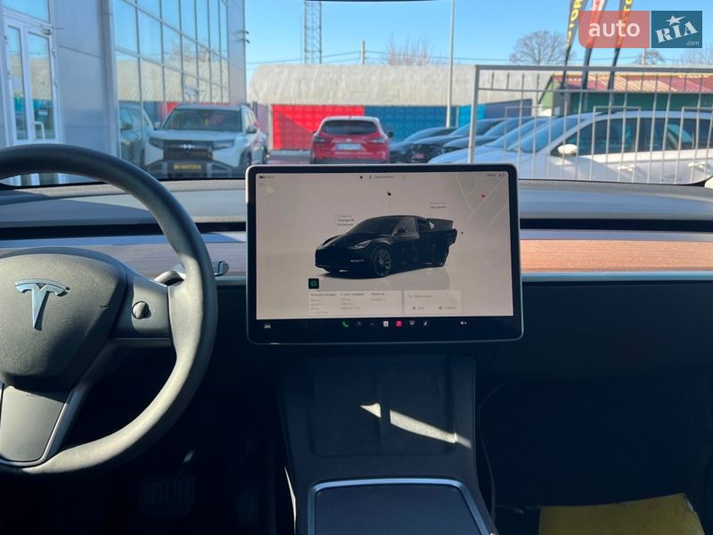 Внедорожник / Кроссовер Tesla Model Y 2024 в Киеве