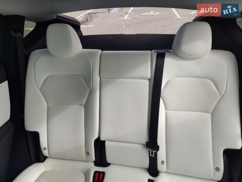 Позашляховик / Кросовер Tesla Model Y 2025 в Білій Церкві
