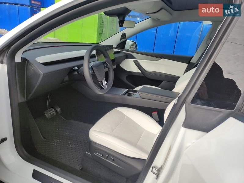 Позашляховик / Кросовер Tesla Model Y 2025 в Білій Церкві