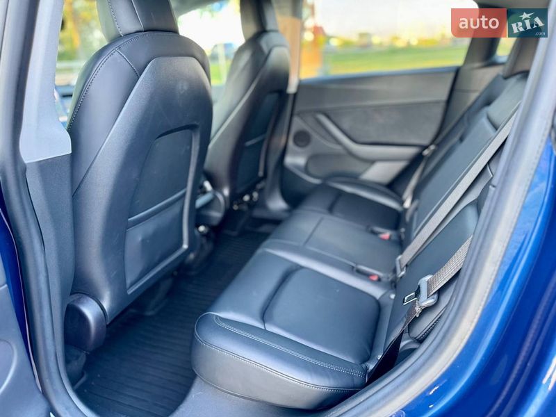 Позашляховик / Кросовер Tesla Model Y 2021 в Львові