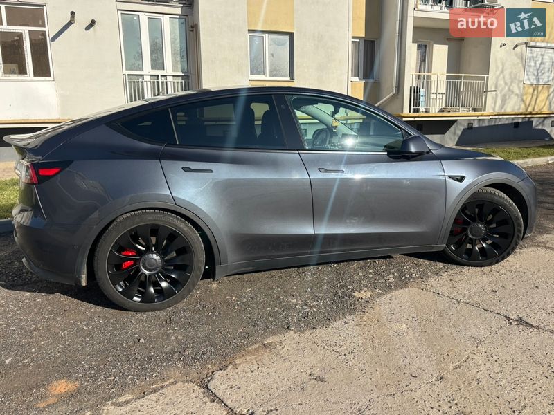 Внедорожник / Кроссовер Tesla Model Y 2020 в Черноморске