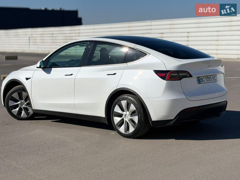 Позашляховик / Кросовер Tesla Model Y 2021 в Львові