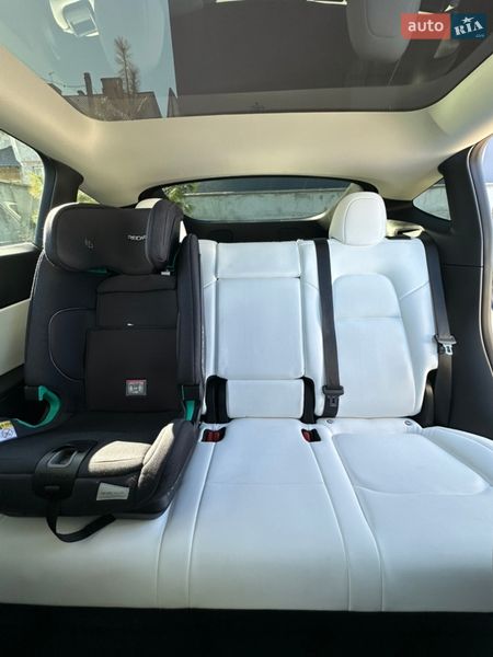 Позашляховик / Кросовер Tesla Model Y 2021 в Львові