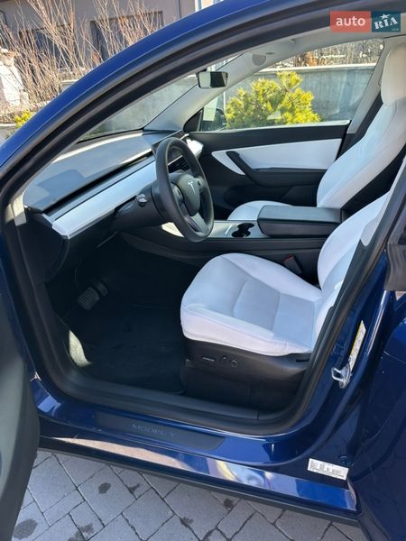 Позашляховик / Кросовер Tesla Model Y 2021 в Львові