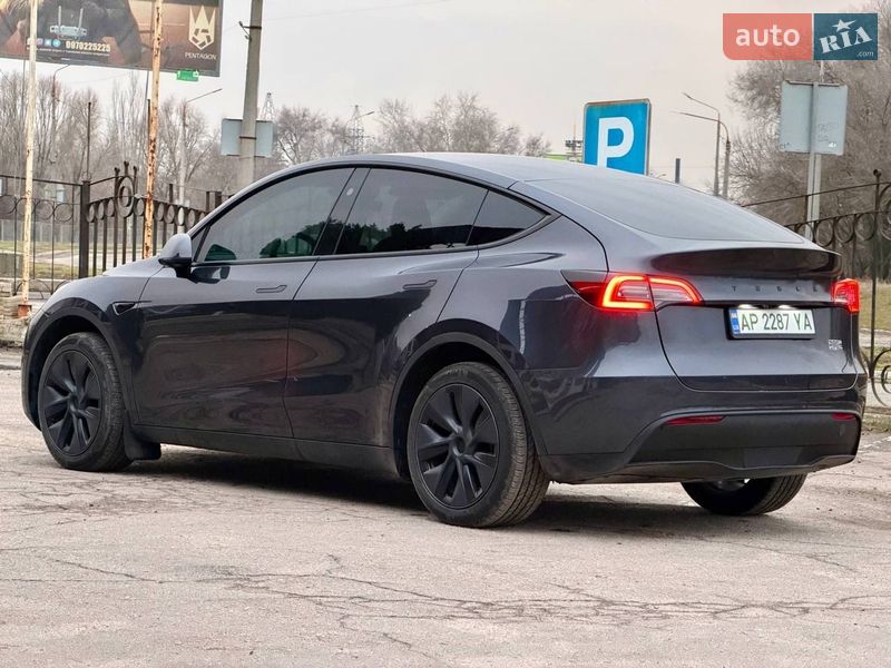 Внедорожник / Кроссовер Tesla Model Y 2024 в Запорожье