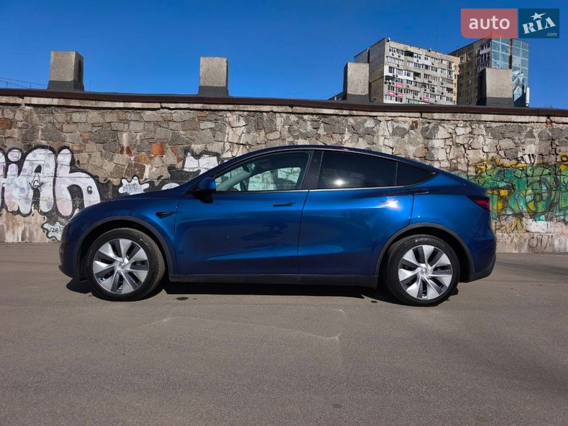Позашляховик / Кросовер Tesla Model Y 2024 в Дніпрі