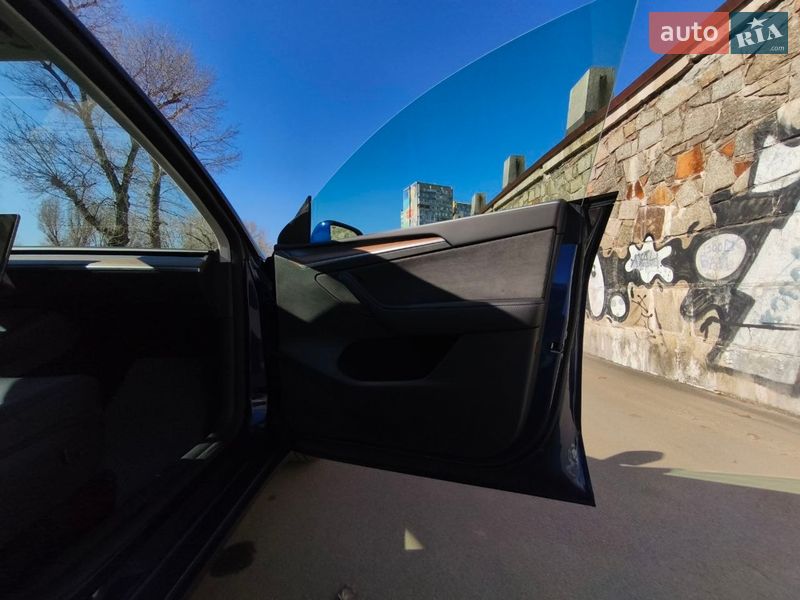 Позашляховик / Кросовер Tesla Model Y 2024 в Дніпрі