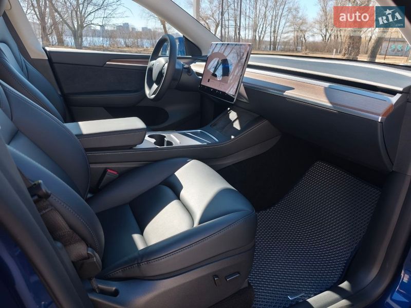 Позашляховик / Кросовер Tesla Model Y 2024 в Дніпрі