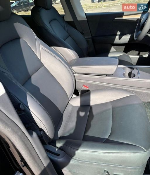 Внедорожник / Кроссовер Tesla Model Y 2022 в Ровно